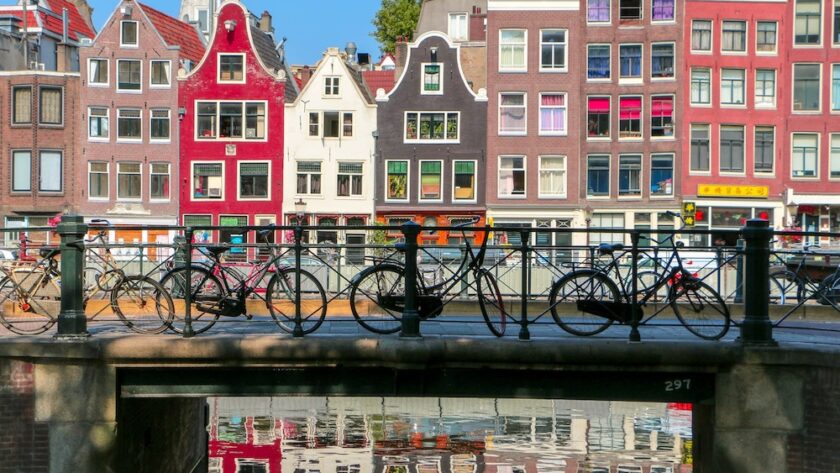 Amsterdam : nouvelle tentative de décourager les touristes fêtards