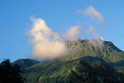 Guadeloupe : l’accès à une partie du sommet du volcan de la Soufrière désormais interdit