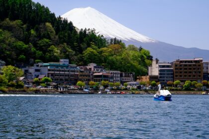 Japon : à peine installée, la palissade anti-Mont Fuji déjà vandalisée
